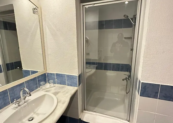 Acquamarine Whit Terrace Daire