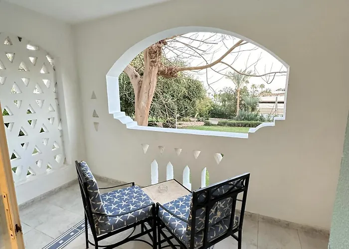 Acquamarine Whit Terrace Daire *